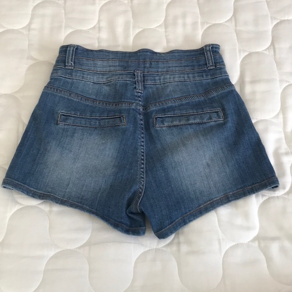 shorts - Picture 2 of 4